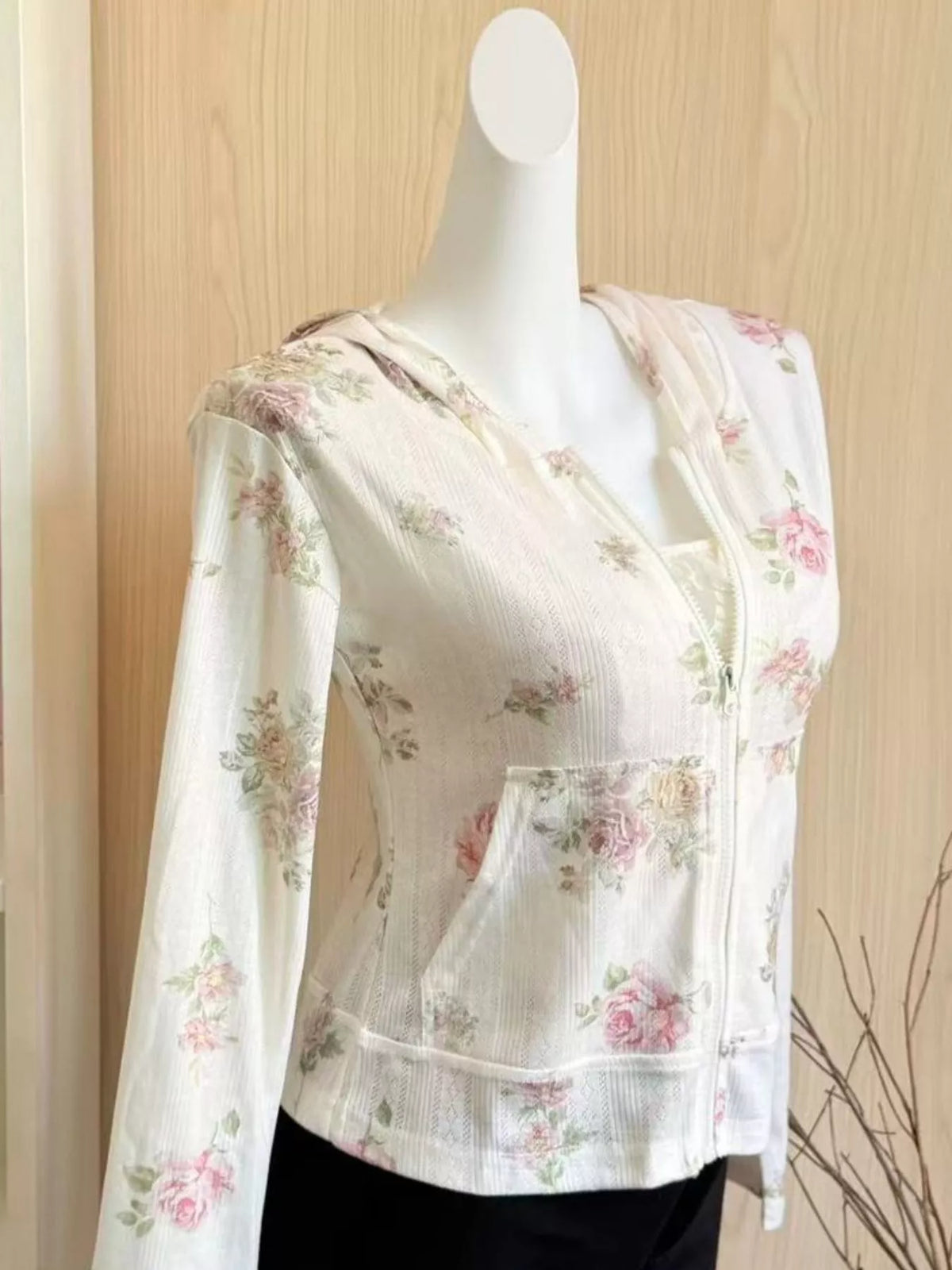 Vintage Floral Zip-Up Hoodie in White