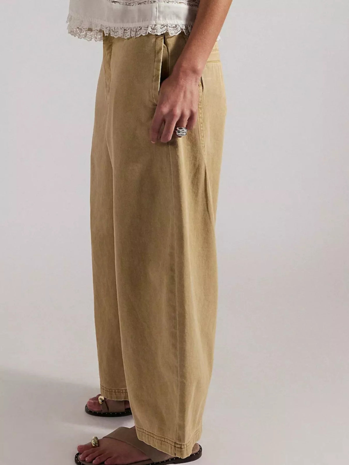 Wide-Leg Cropped Jeans with Pockets
