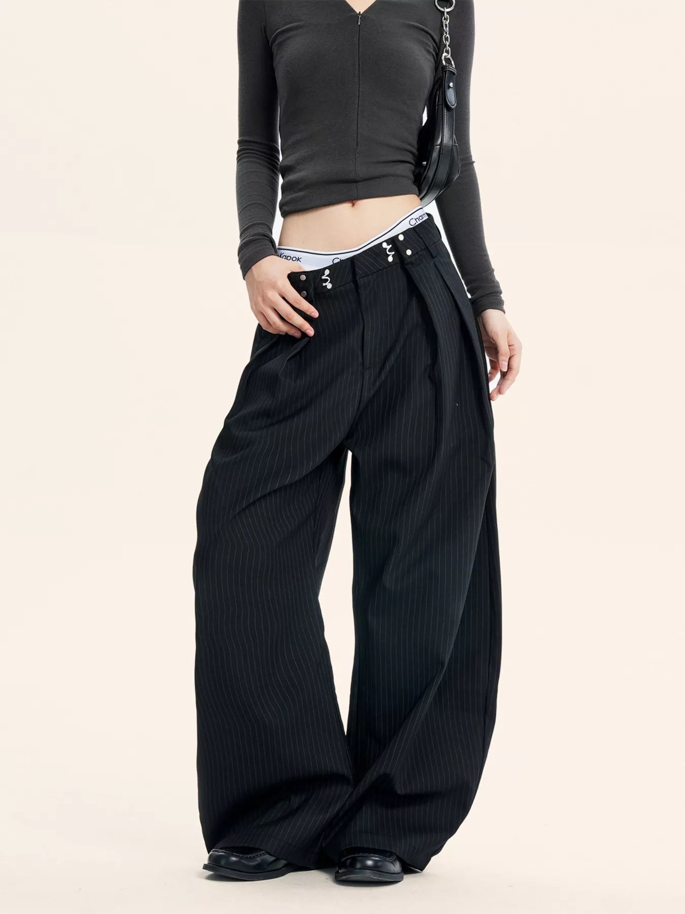 Plus Size Pleated Wide-Leg Pants in Black