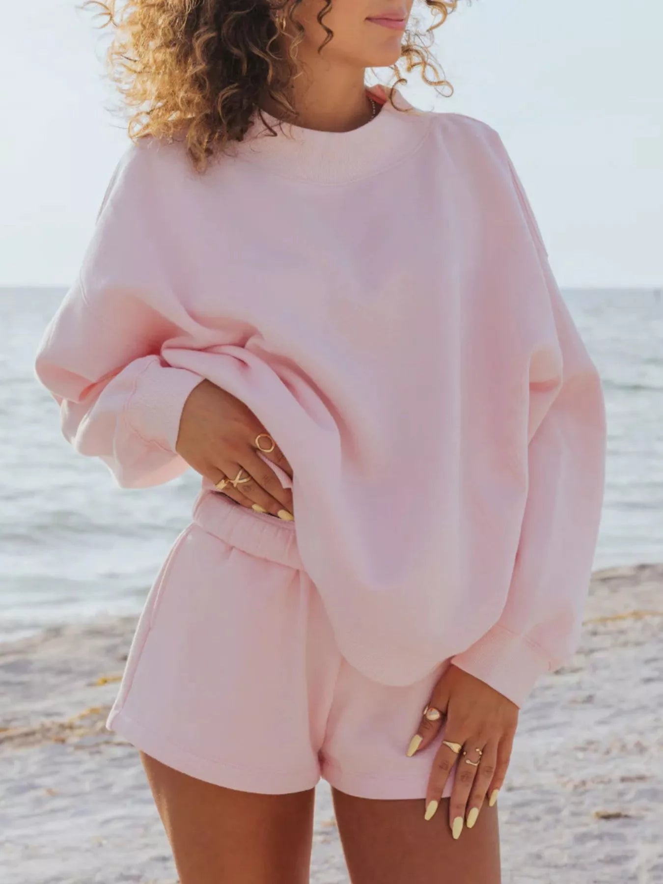 Relaxed Round-Neck Sweatshirt and Shorts Set