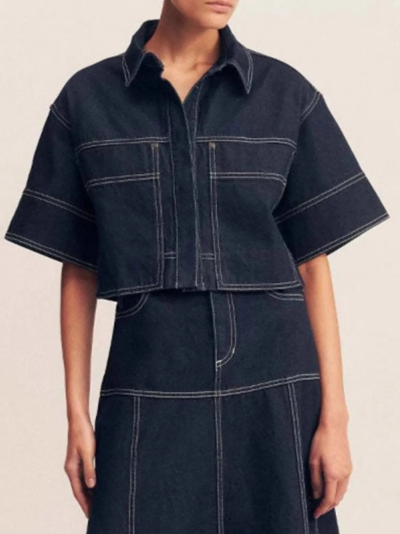 Cropped Contrast-Stitch Denim Top in Dark Wash