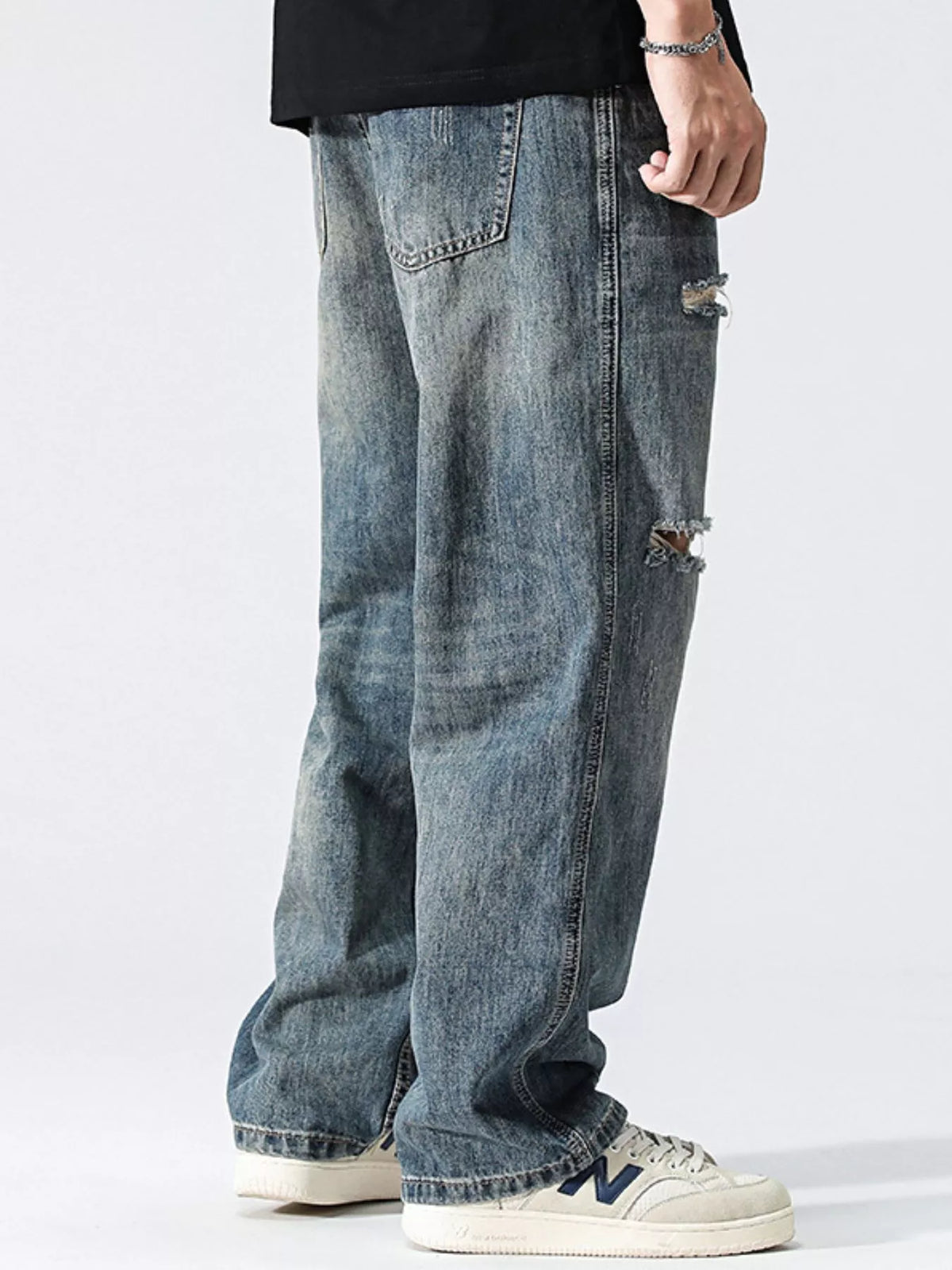 Distressed Loose-Fit Jeans in Blue by Fine Tune