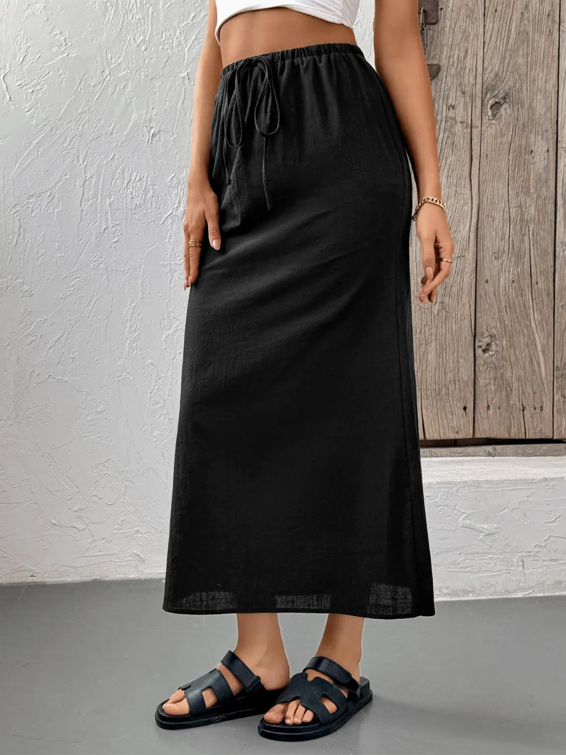 Drawstring Waist Slit Skirt in Black