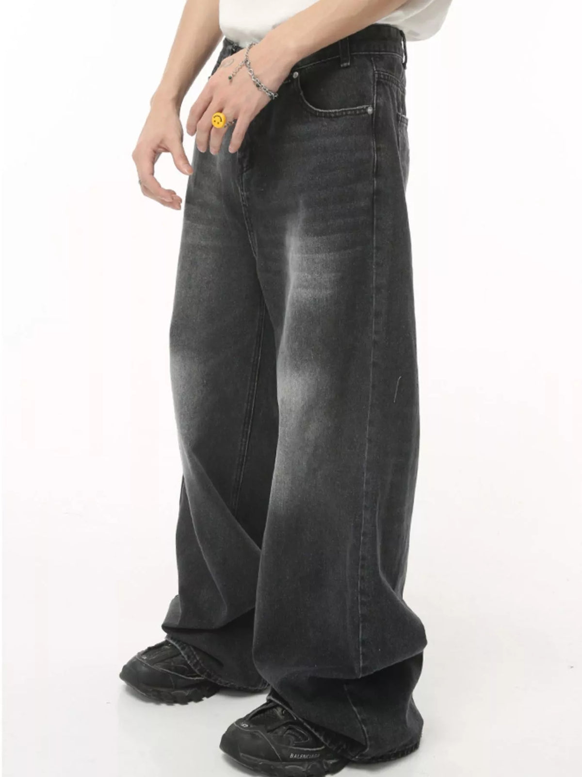 Vintage Wash Wide Leg Jeans in Dark Blue by Firm Stand