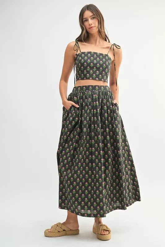 Floral Crop Top and Skirt Set in Black
