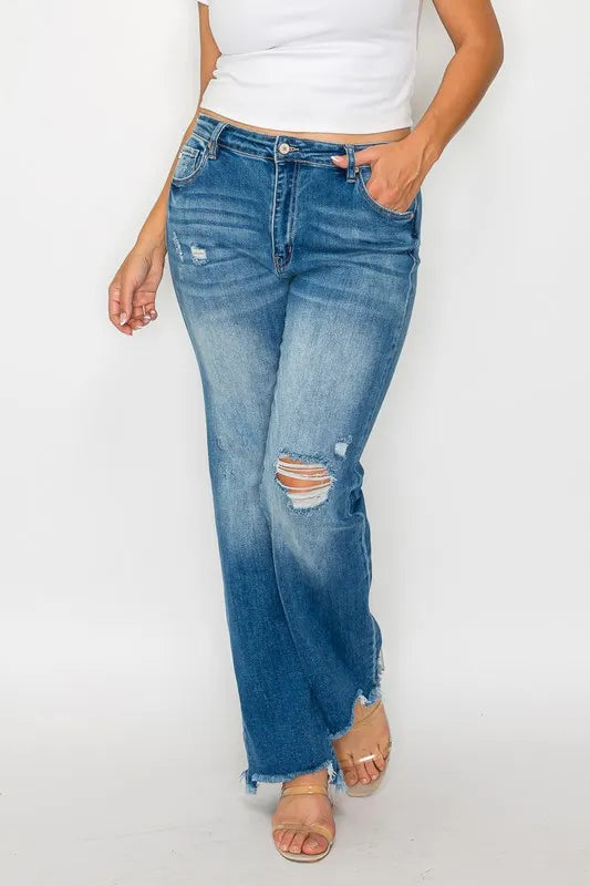 Raw Hem Distressed Mid Rise Straight Jeans in Medium Wash