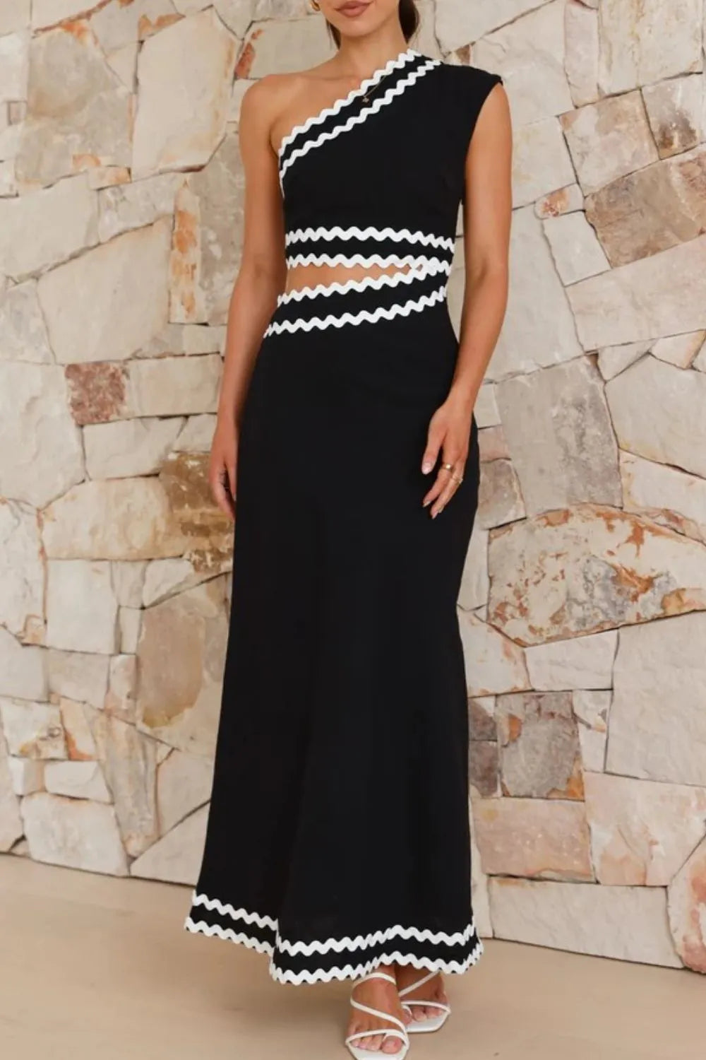 Cutout Single Shoulder Dress in Black