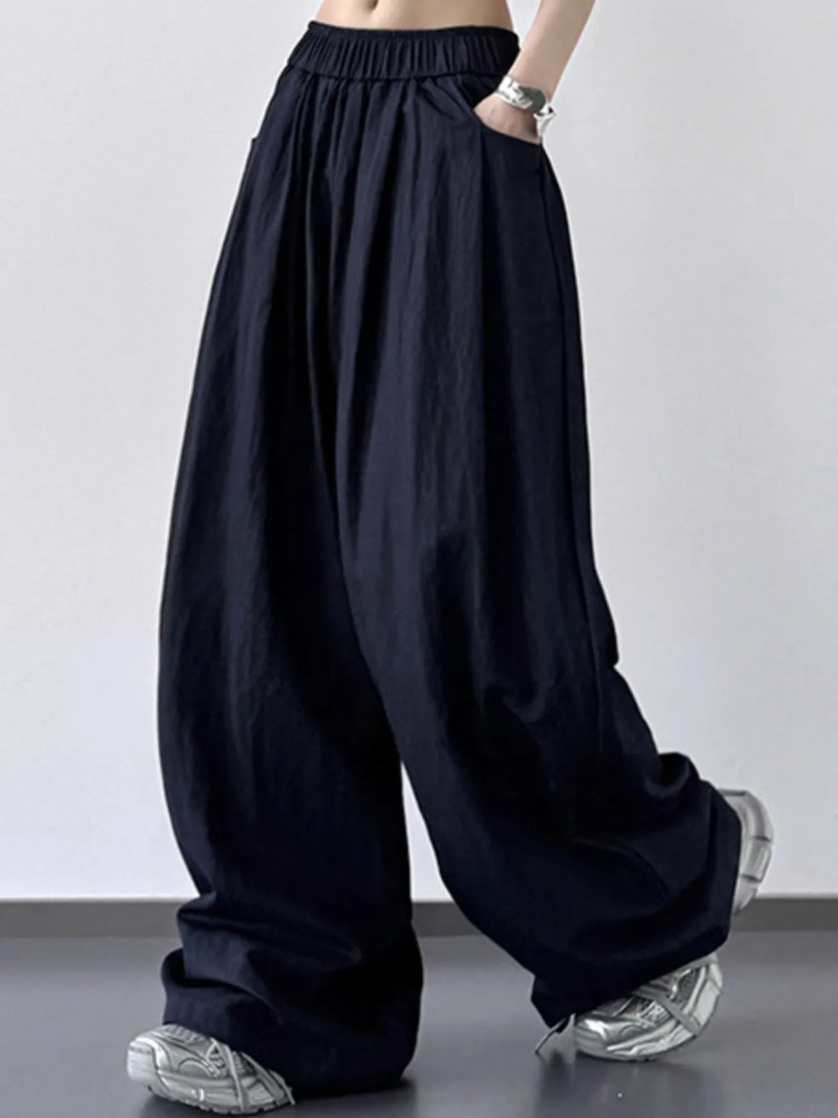 Wide Leg Pants in Dark Blue
