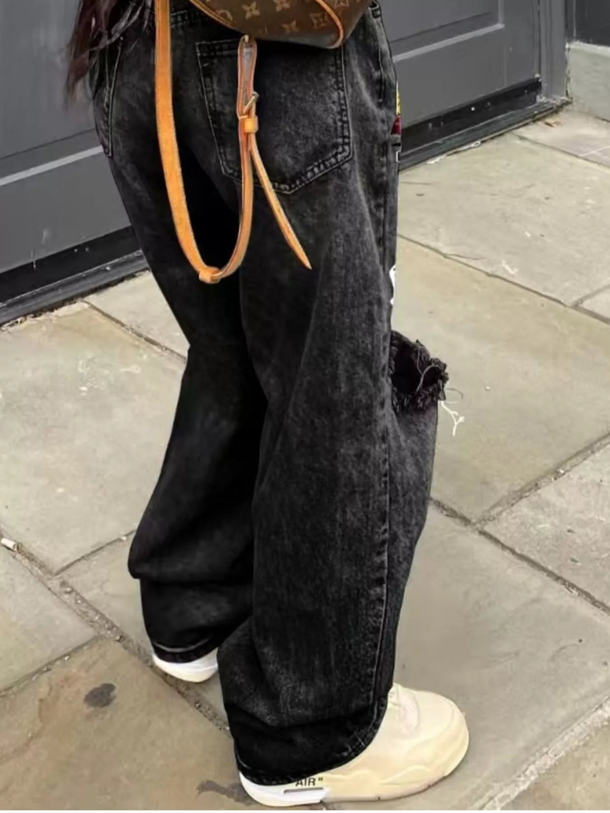 Distressed Wide Leg Jeans