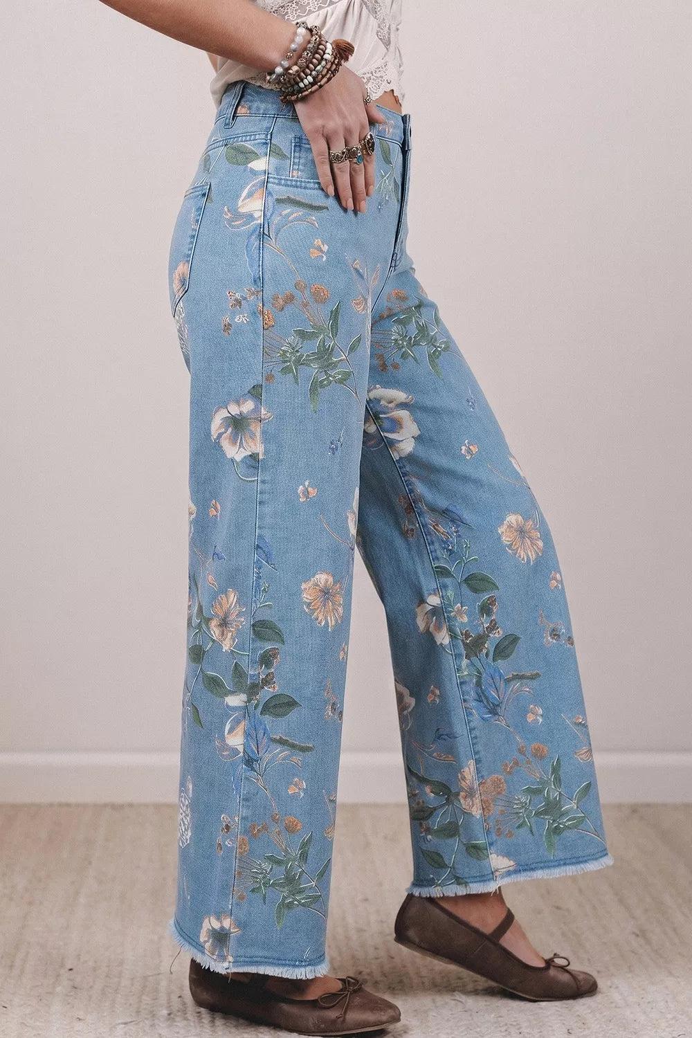 Floral Print Wide-Leg Jeans in Medium