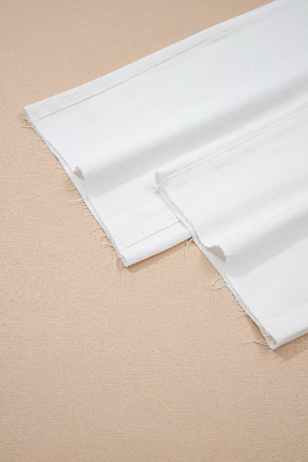 Raw Hem Ankle-Length Loose Jeans in White