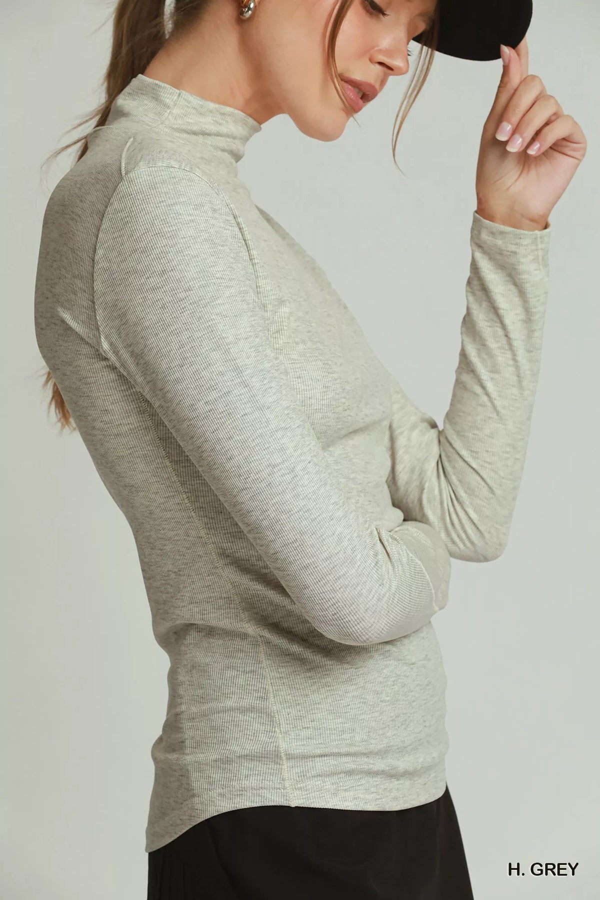 Umgee Long Sleeve Mock Neck Top in Heather Grey in H. grey