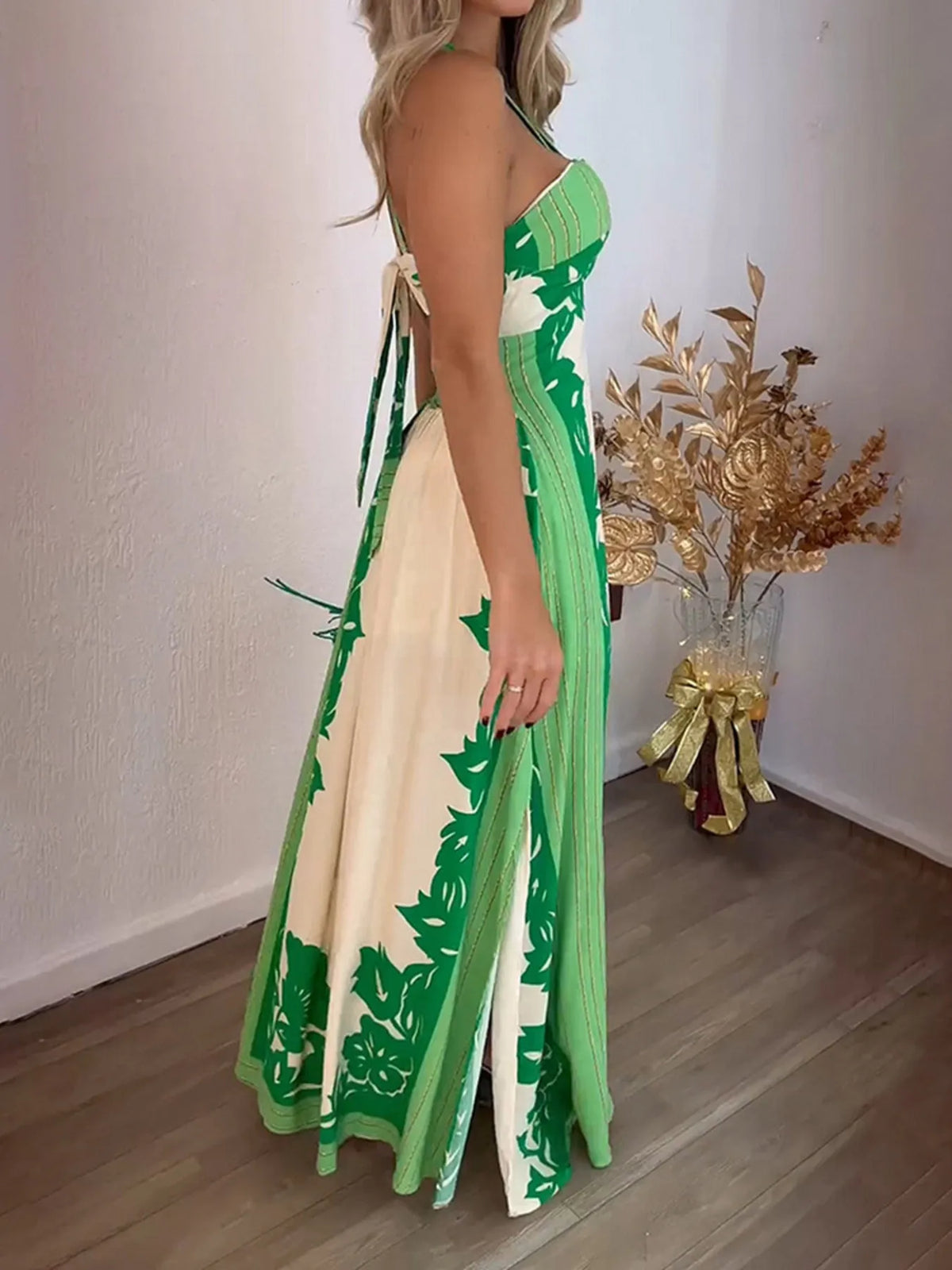 Halter Neck Leaf Print Maxi Dress in Green