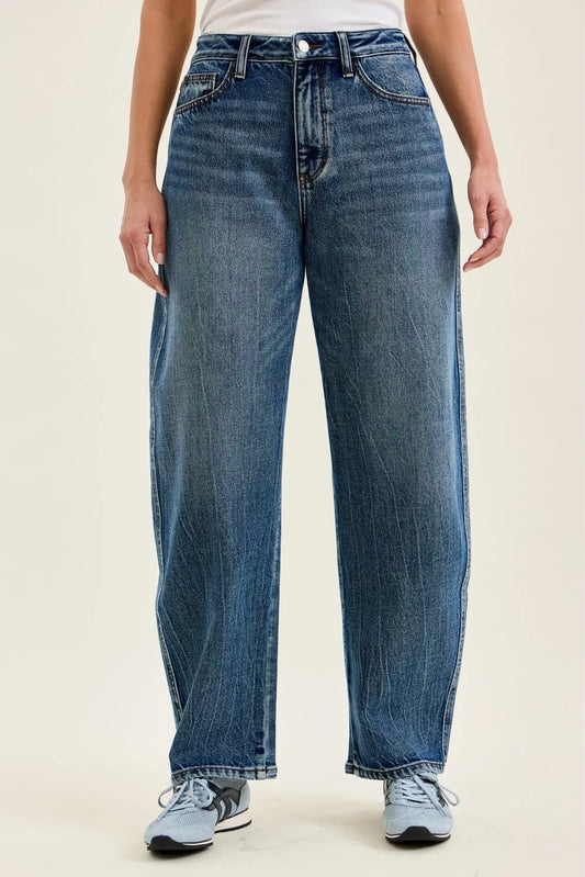 Judy Blue High-Waist Arc-Leg Jeans in Weathered Indigo in Dk