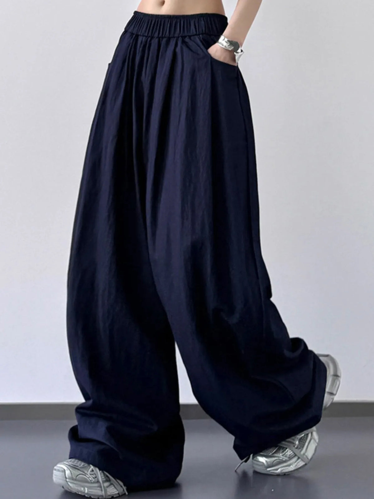 Wide Leg Pants in Dark Blue