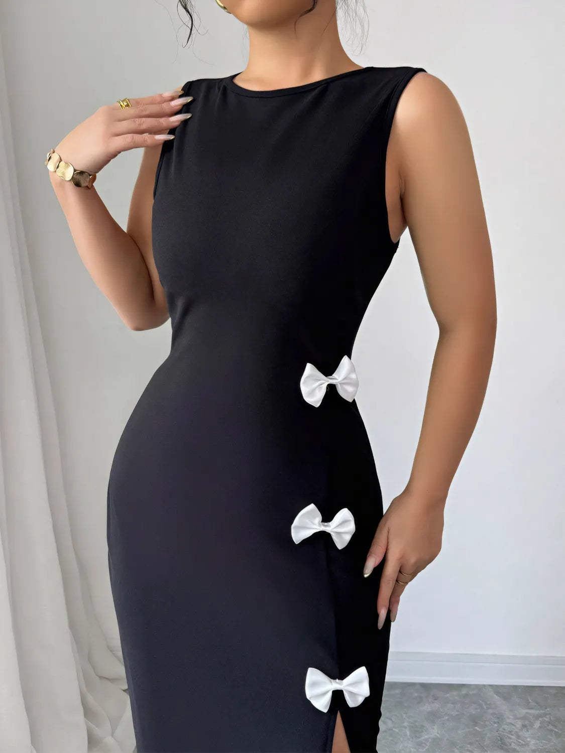 Round Neck Bow Slit Dress in Black