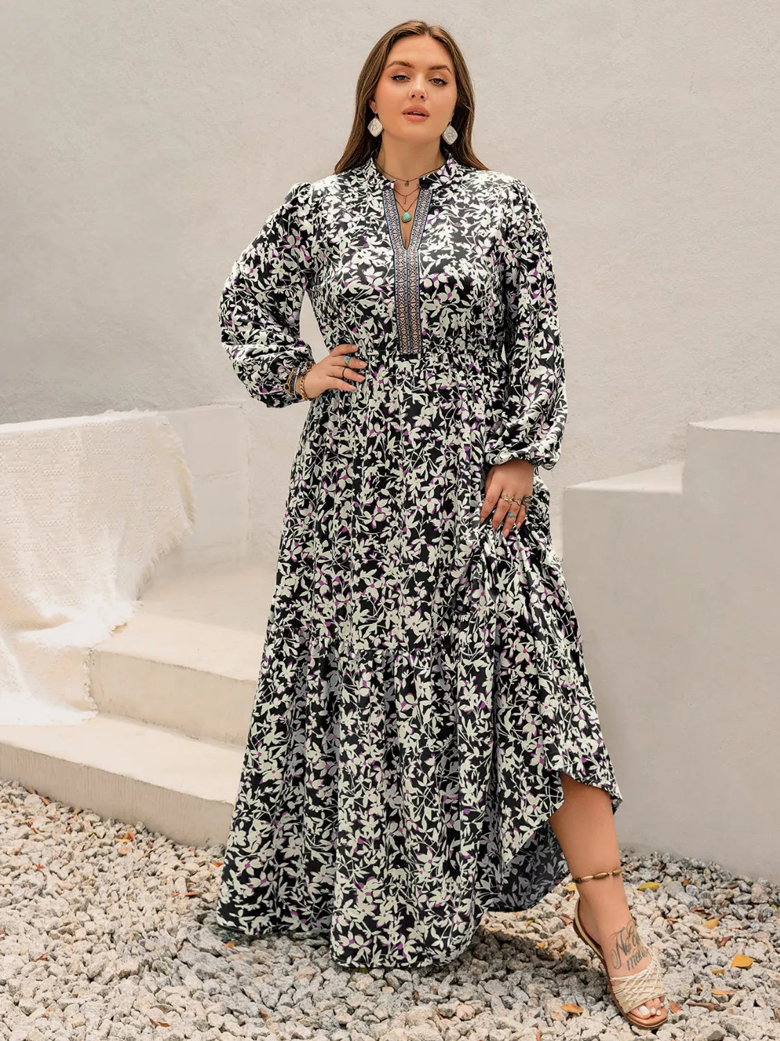 Floral Print Long Sleeve Tiered Maxi Dress in Black