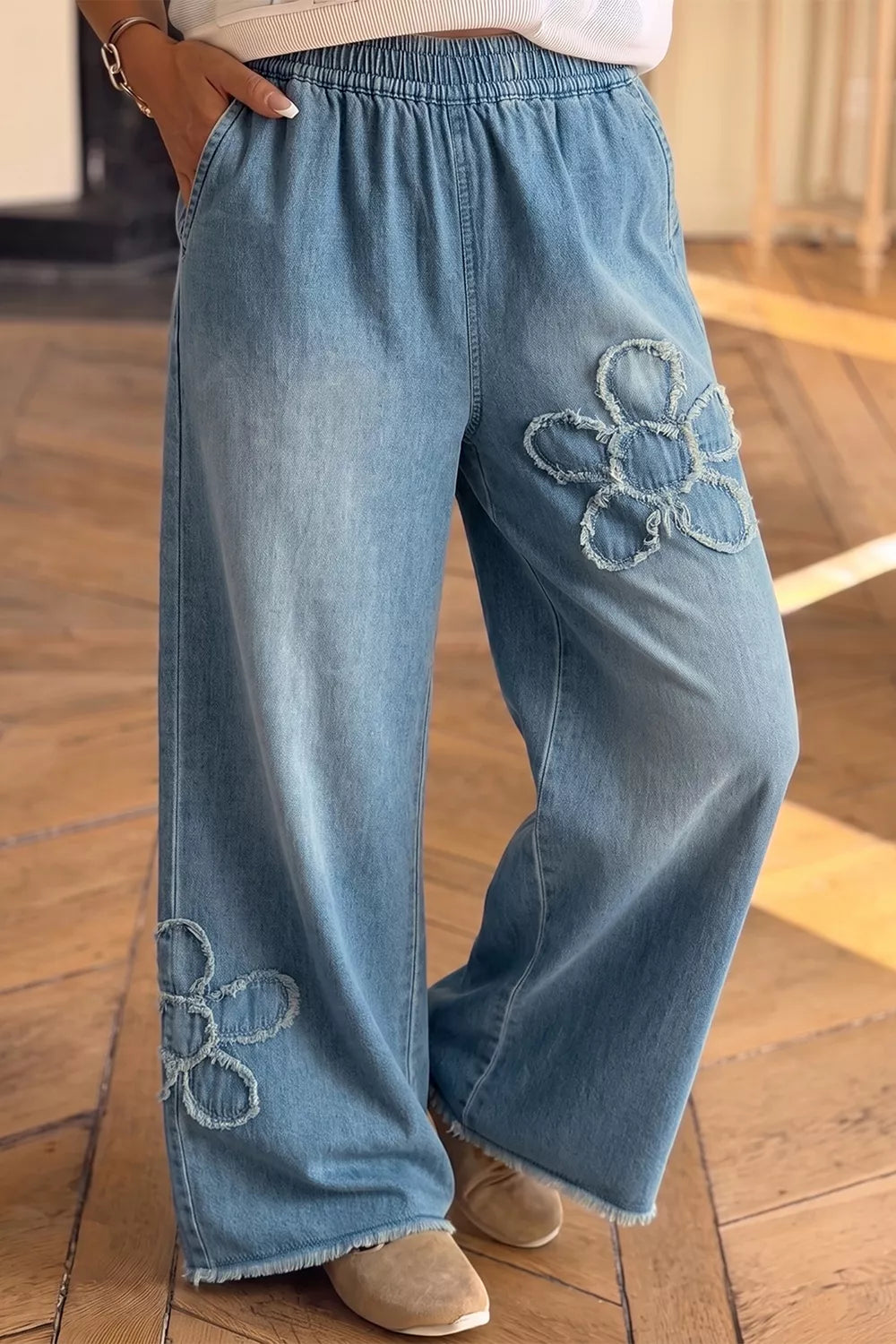 Frayed Floral Patch Wide-Leg Raw-Hem Jeans in Medium Wash