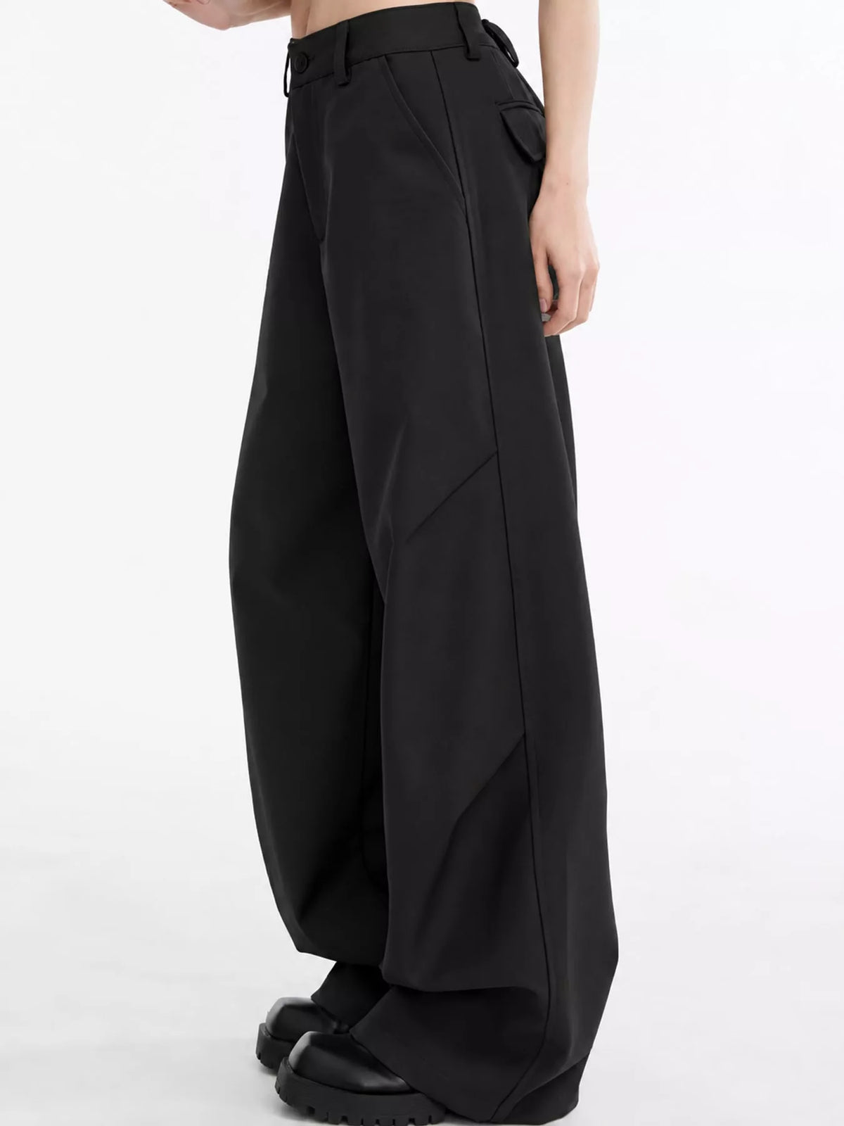 Buttoned Wide-Leg Cargo Pants