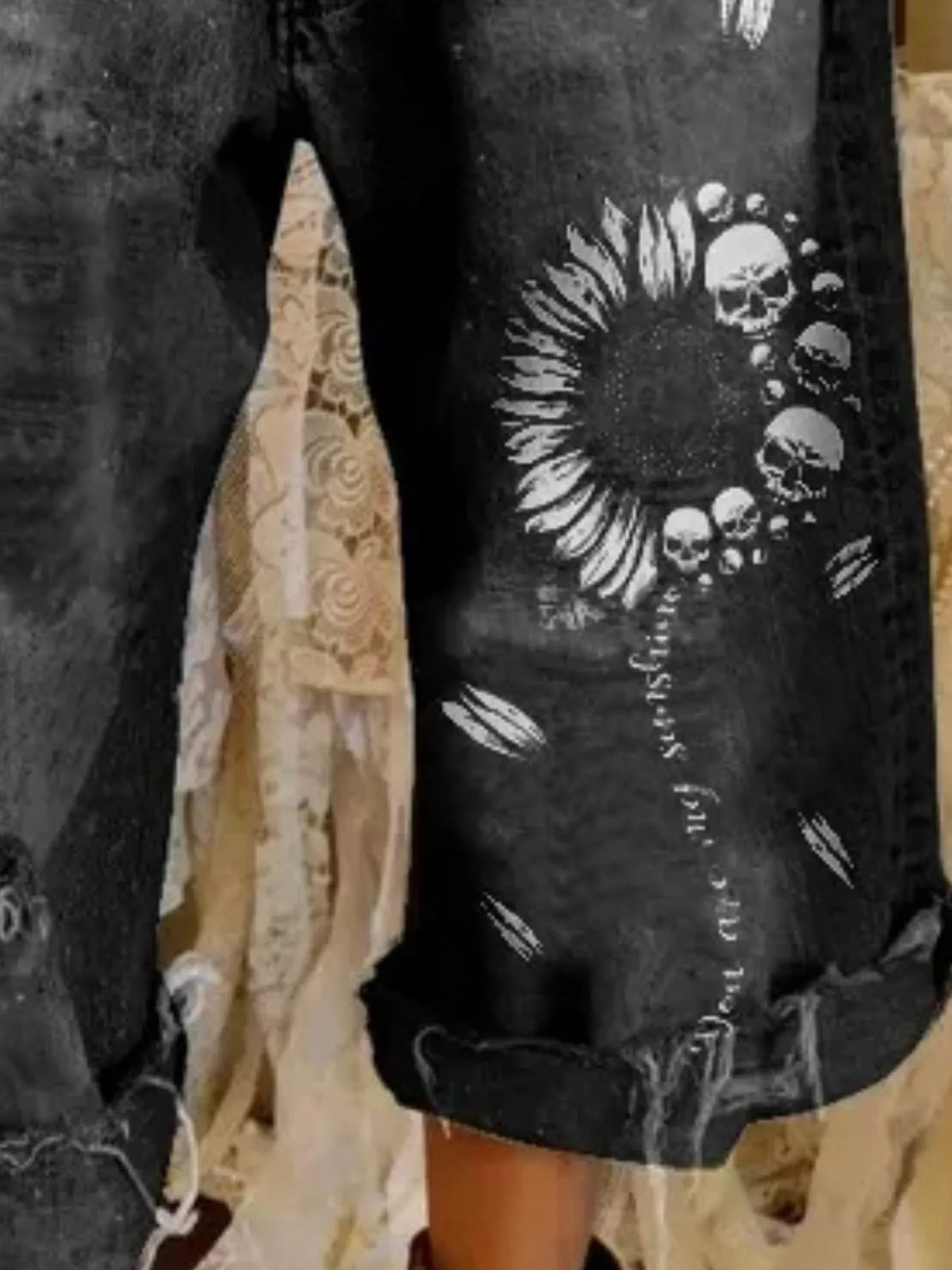 Distressed Skull Print Raw Hem Jeans