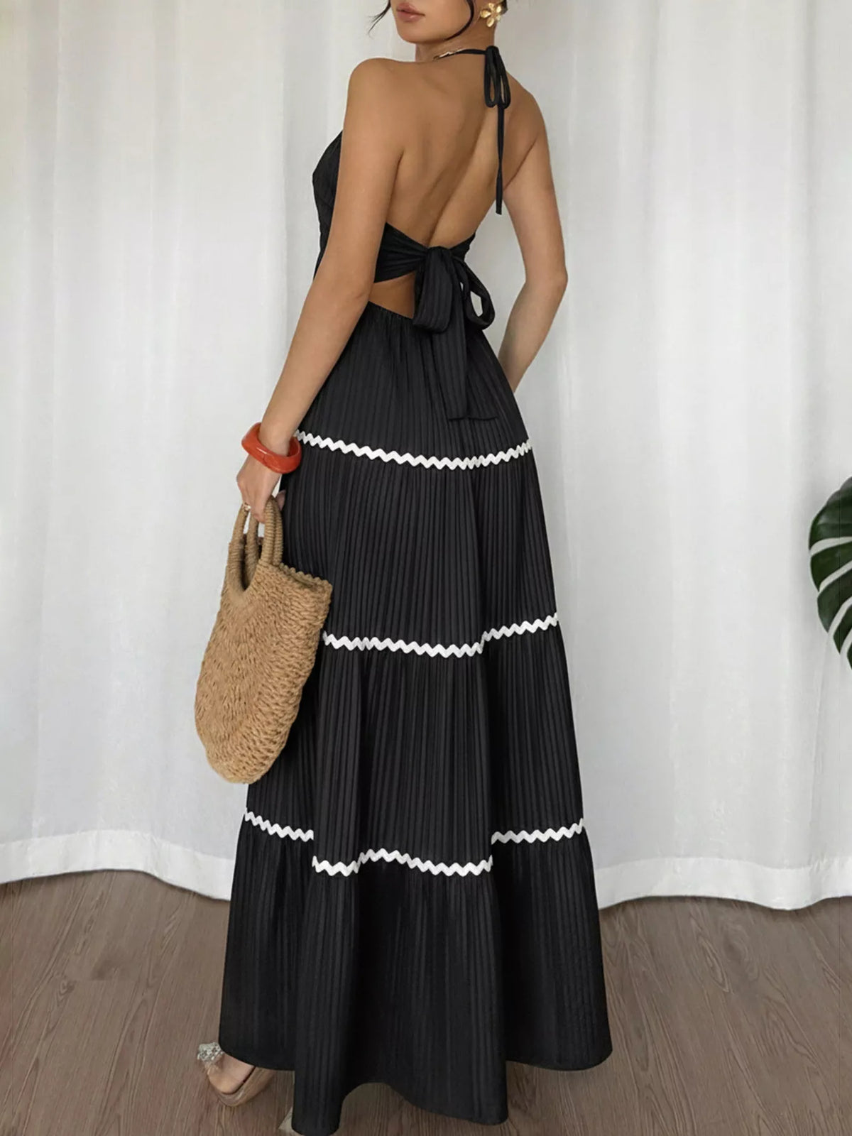 Halter Neck Pleated Maxi Dress in Black