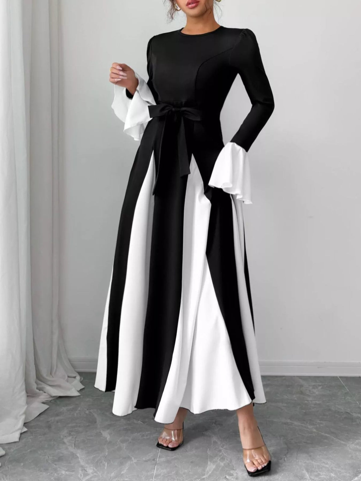 Contrast Round Neck Flare Sleeve Maxi Dress in Black