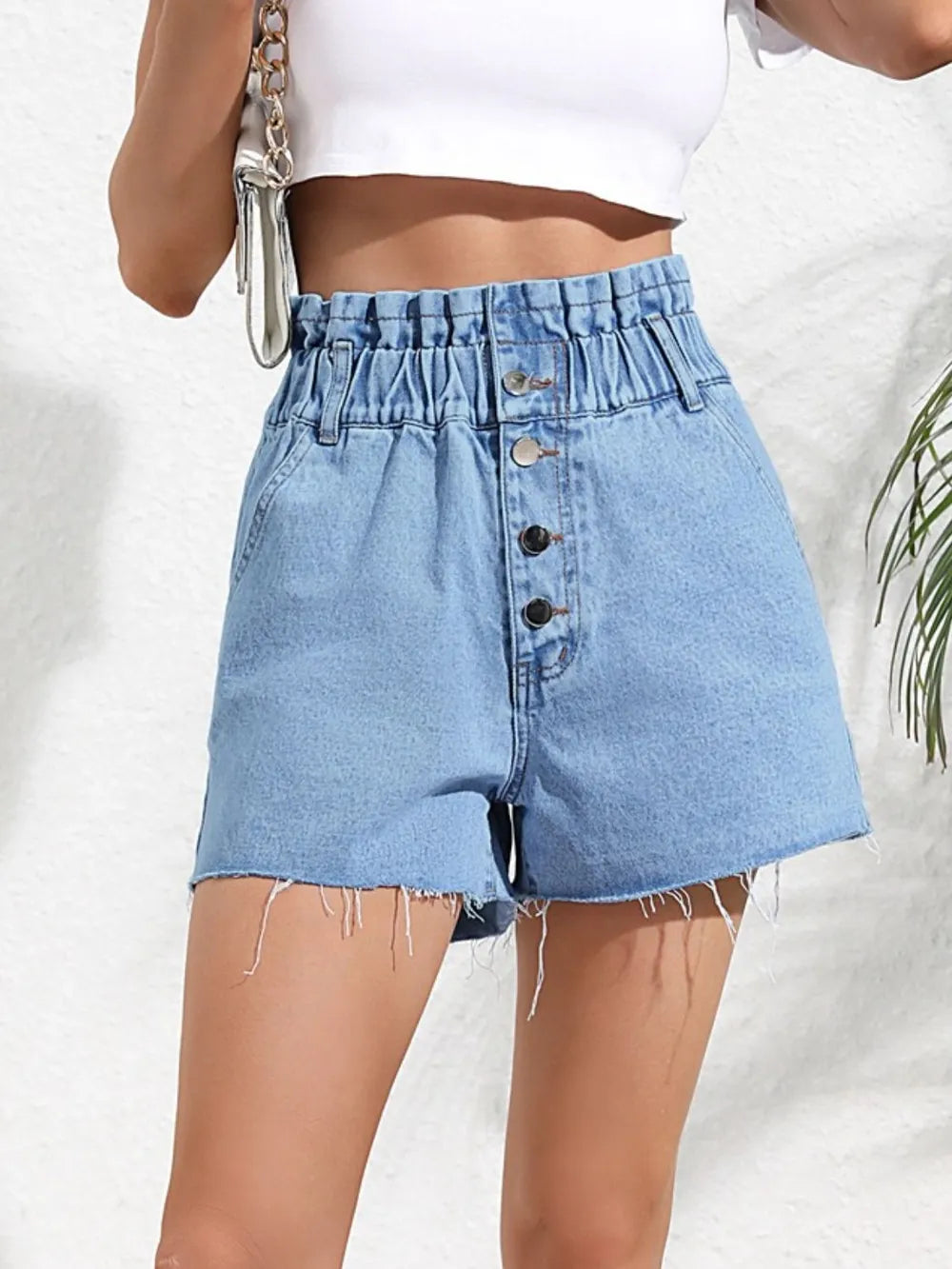 Raw Hem Denim Shorts in Medium Wash