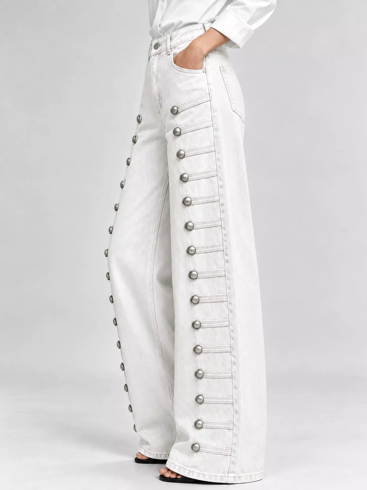 Contrast-Stitch Wide Leg Jeans