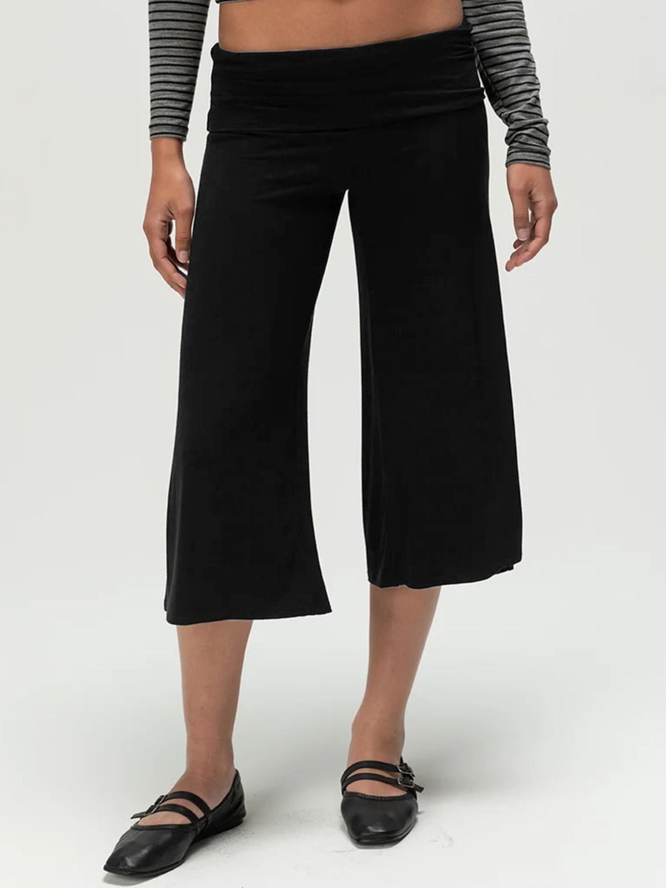 Wide-Leg Capri Pants by Yolan House