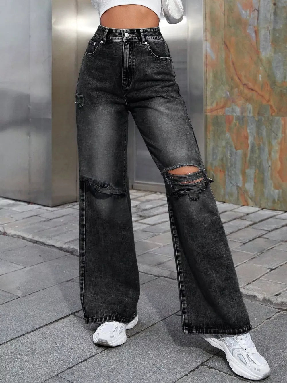 Distressed Wide Leg Jeans in Dark Gray