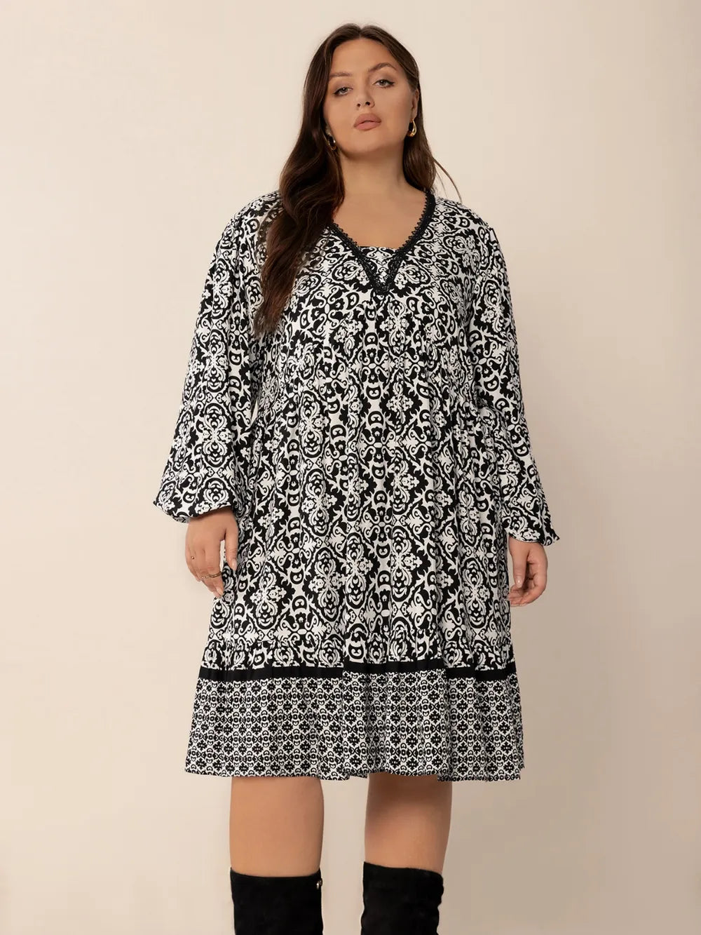 Plus Size Balloon Sleeve Dress in Black