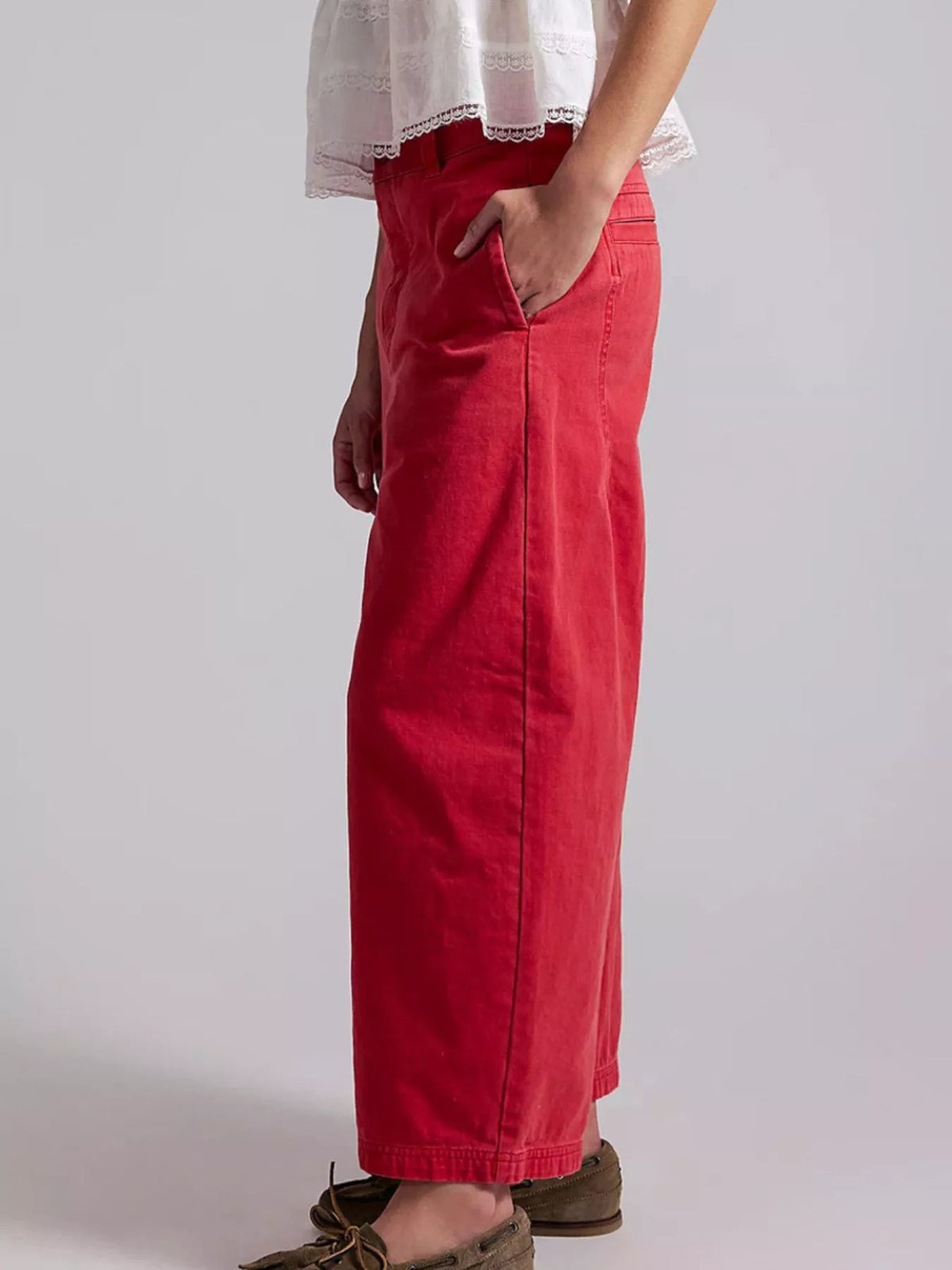 Wide-Leg Cropped Jeans with Pockets