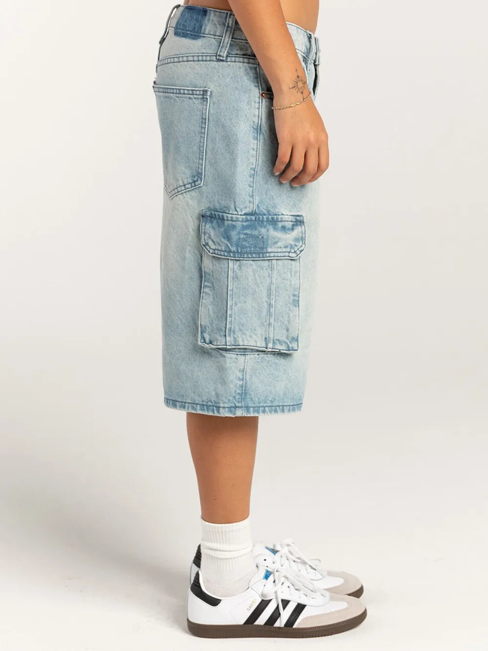 Mid-Rise Button-Front Denim Shorts by Y.Y@Denim