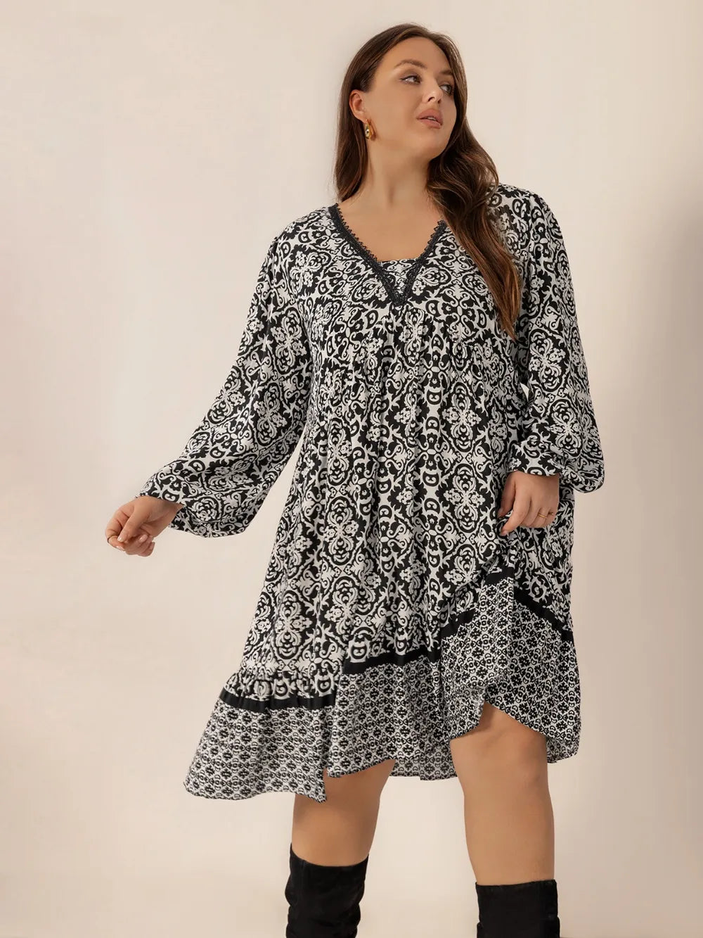 Plus Size Balloon Sleeve Dress in Black