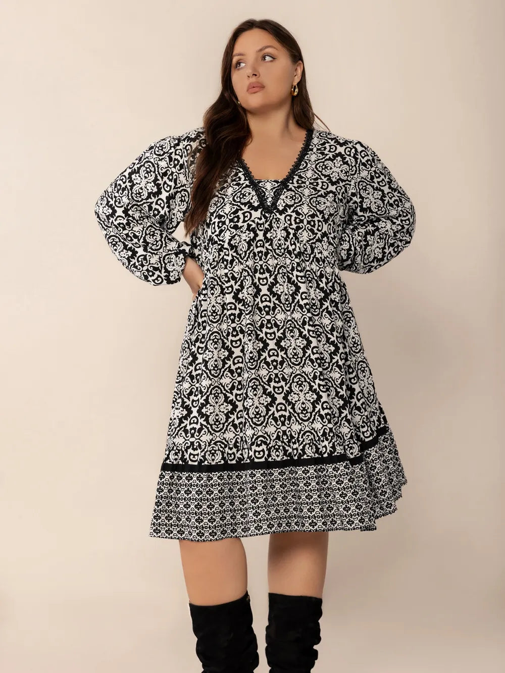 Plus Size Balloon Sleeve Dress in Black