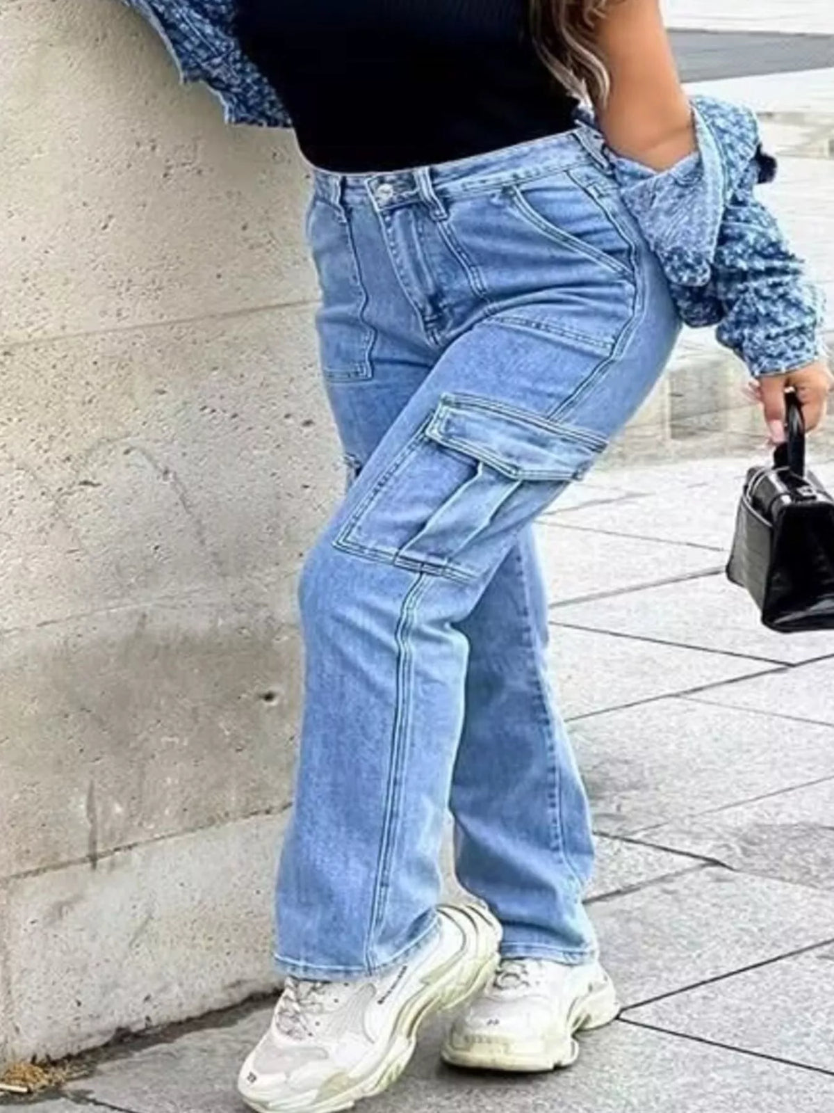 Light Wash Cargo Jeans in Blue