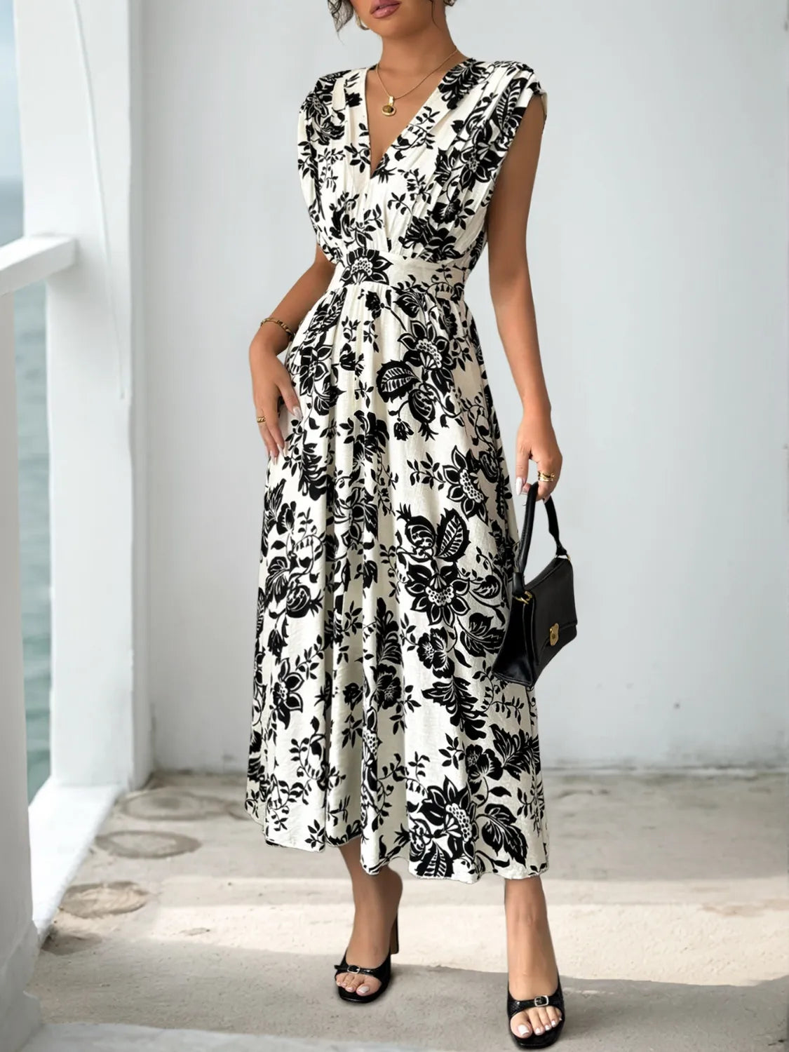 Printed V-Neck Cap Sleeve Dress in Black