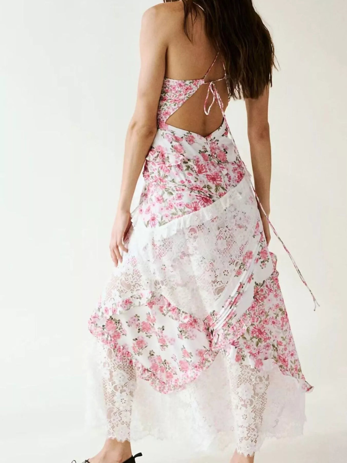 Lace Detail Ruffled V-Neck Maxi Dress