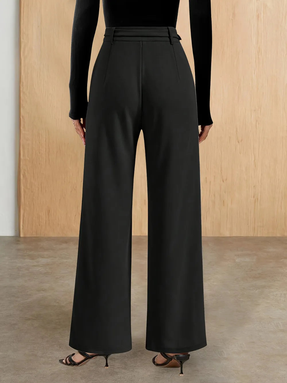 Chain-Detail High-Waist Pants in Black