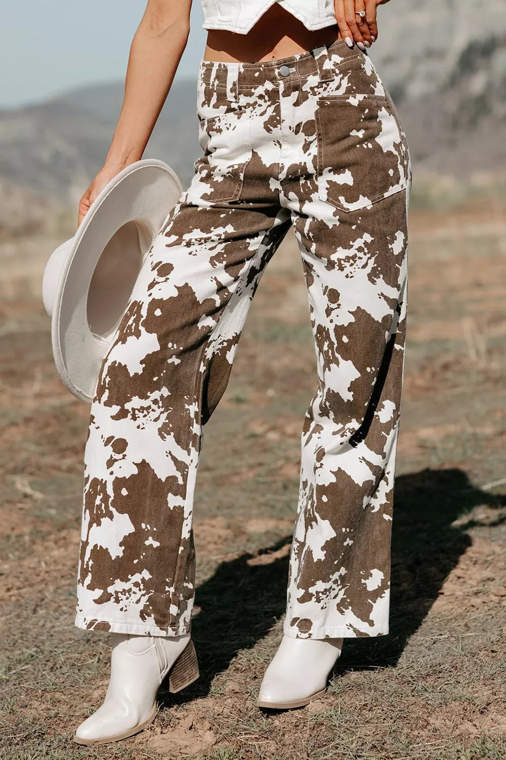 Western Style Regular Fit Jeans in Dark Brown