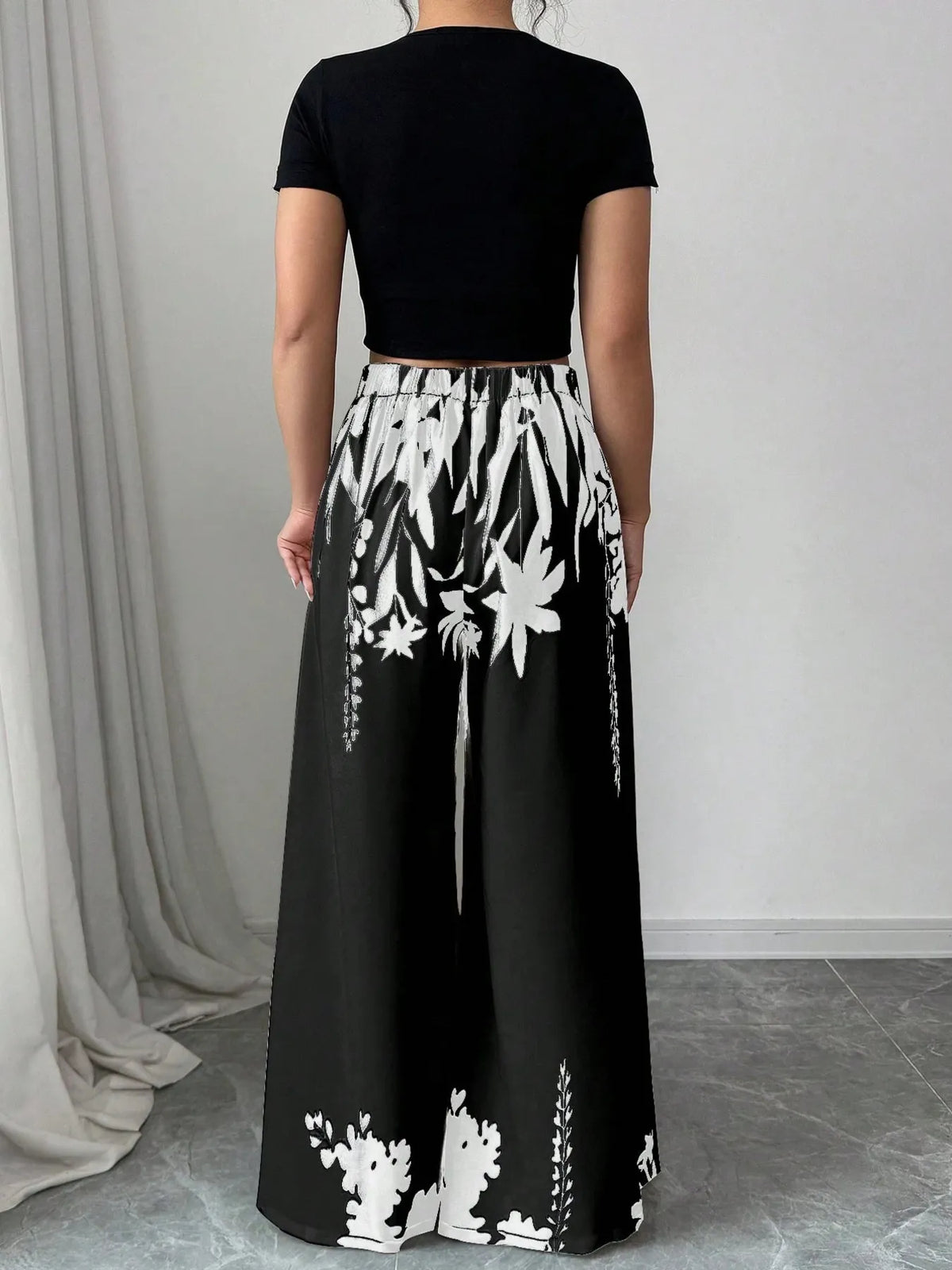 Pleated Printed Wide-Leg Pants