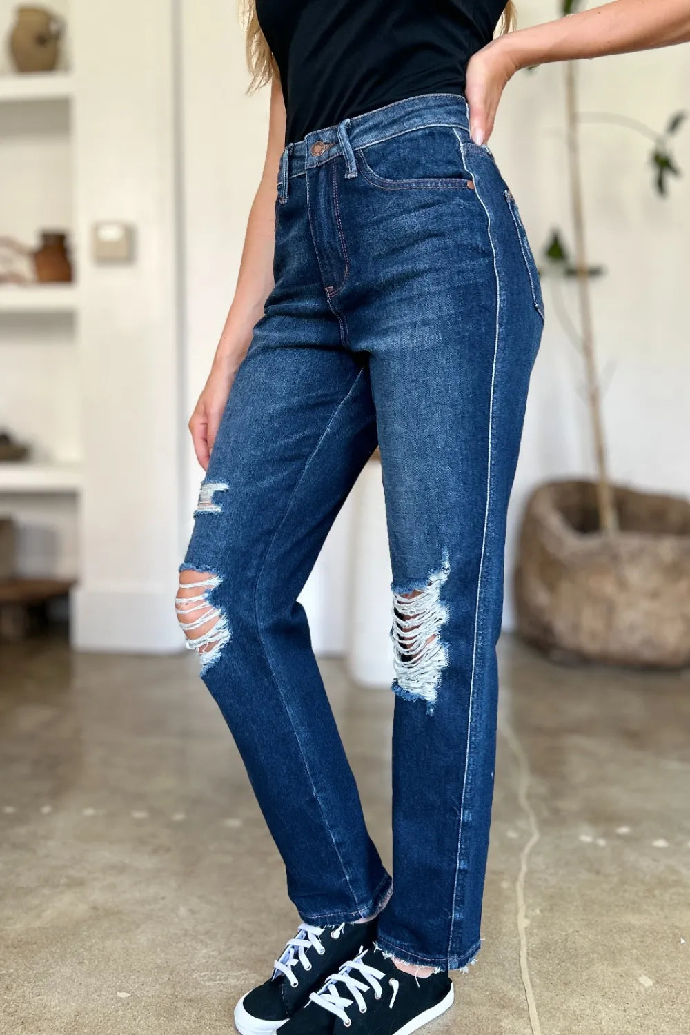 Judy Blue High Waist Heavy Destroy Straight Jeans in Dark