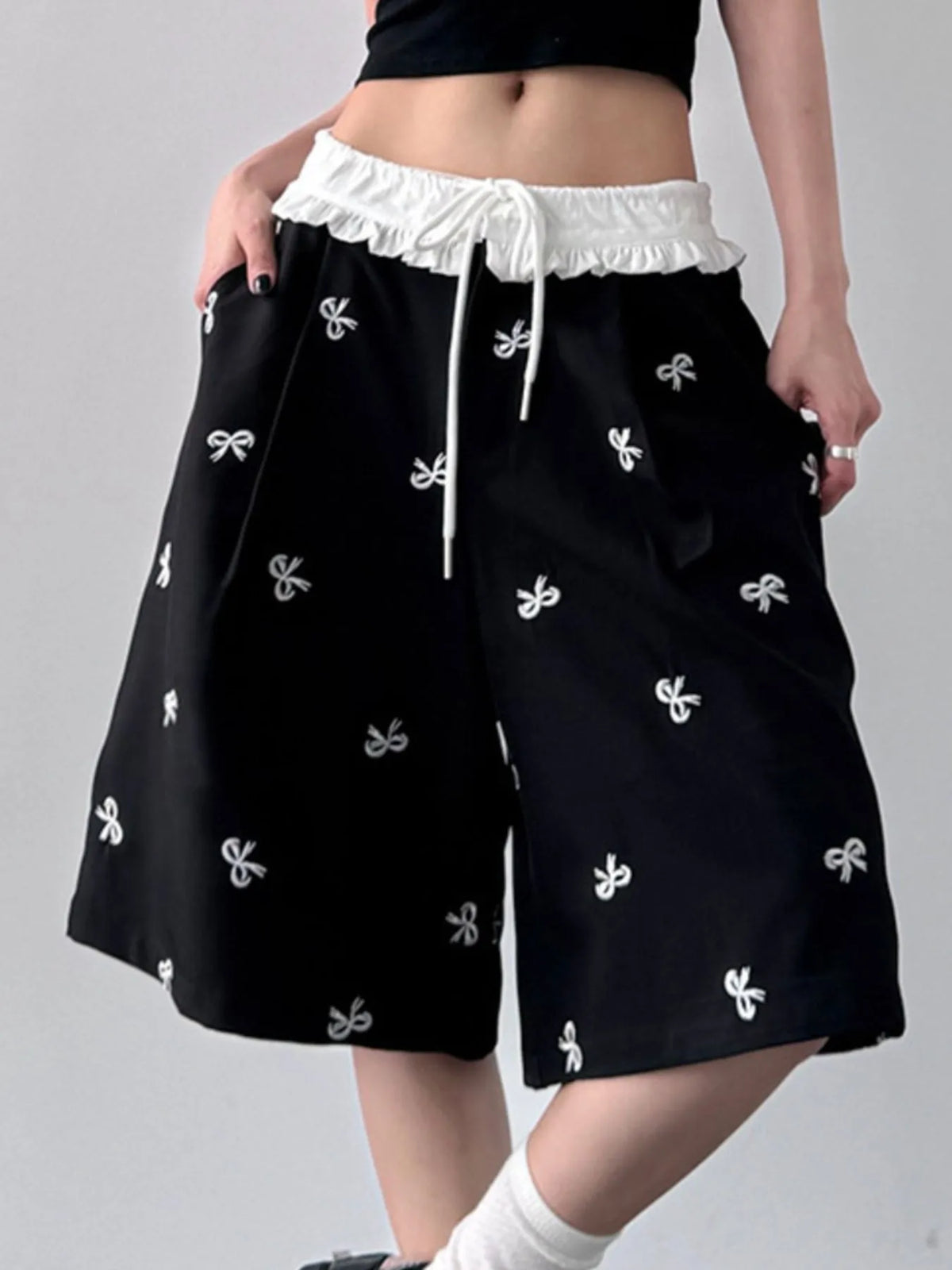 Bow Print Shorts with Ruffle Waistband