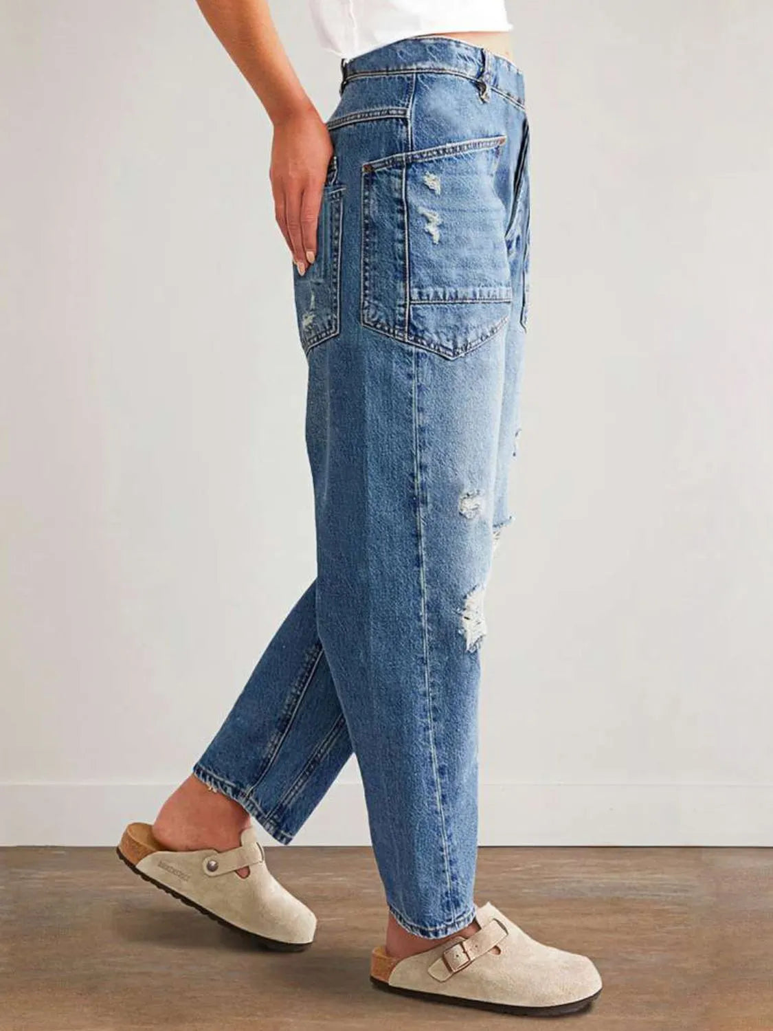 Distressed Jeans in Light Wash