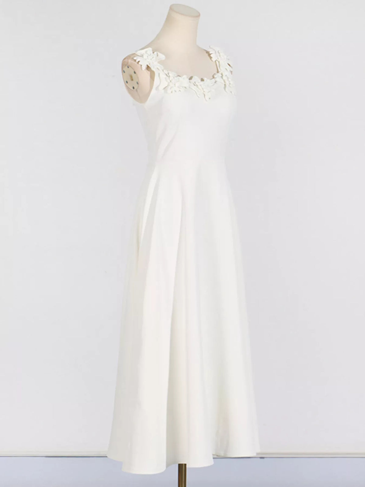 Floral Embellished Sleeveless Midi Dress in White
