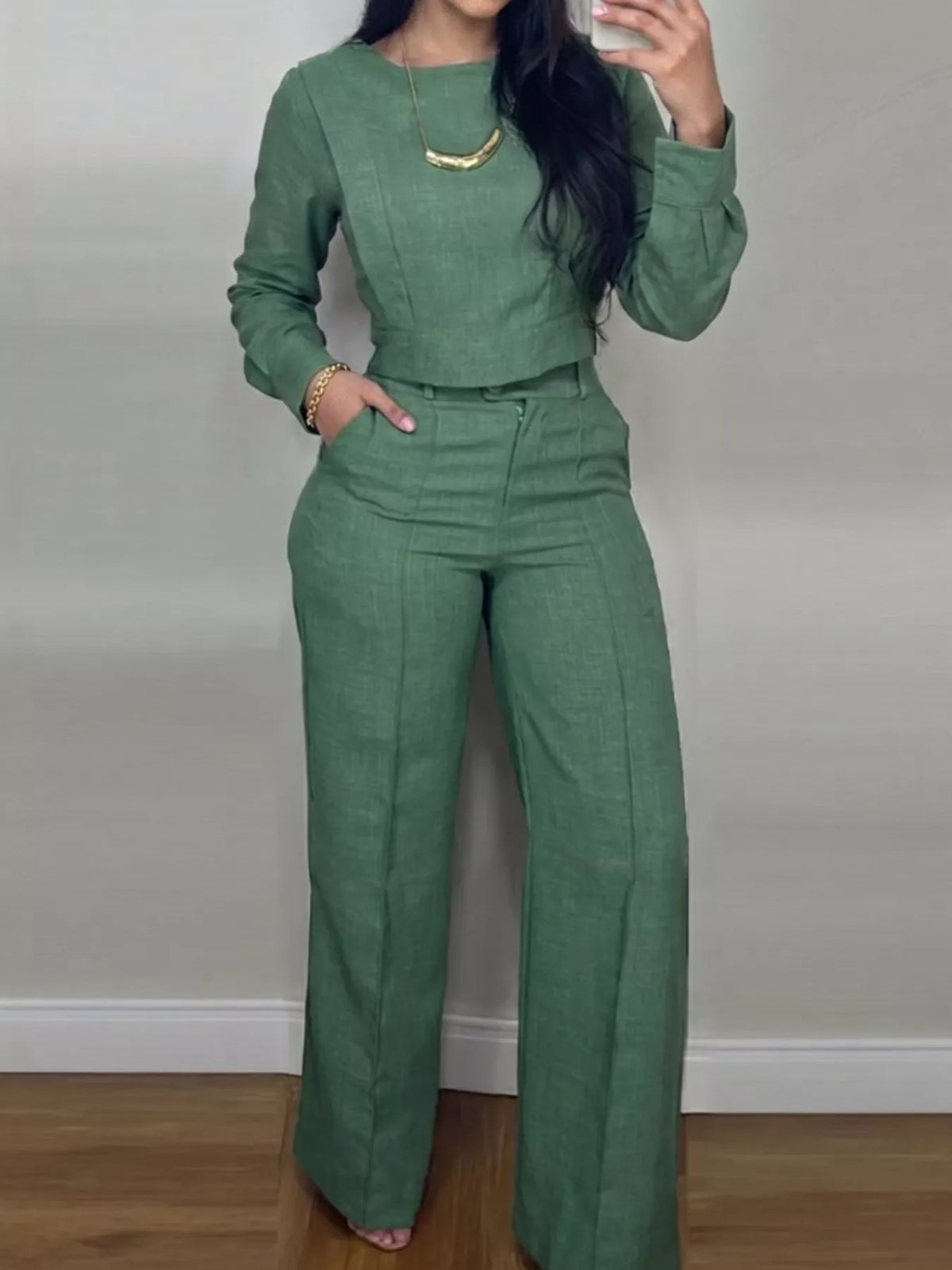 Long-Sleeve Crop Top and Wide-Leg Pants Set in Green