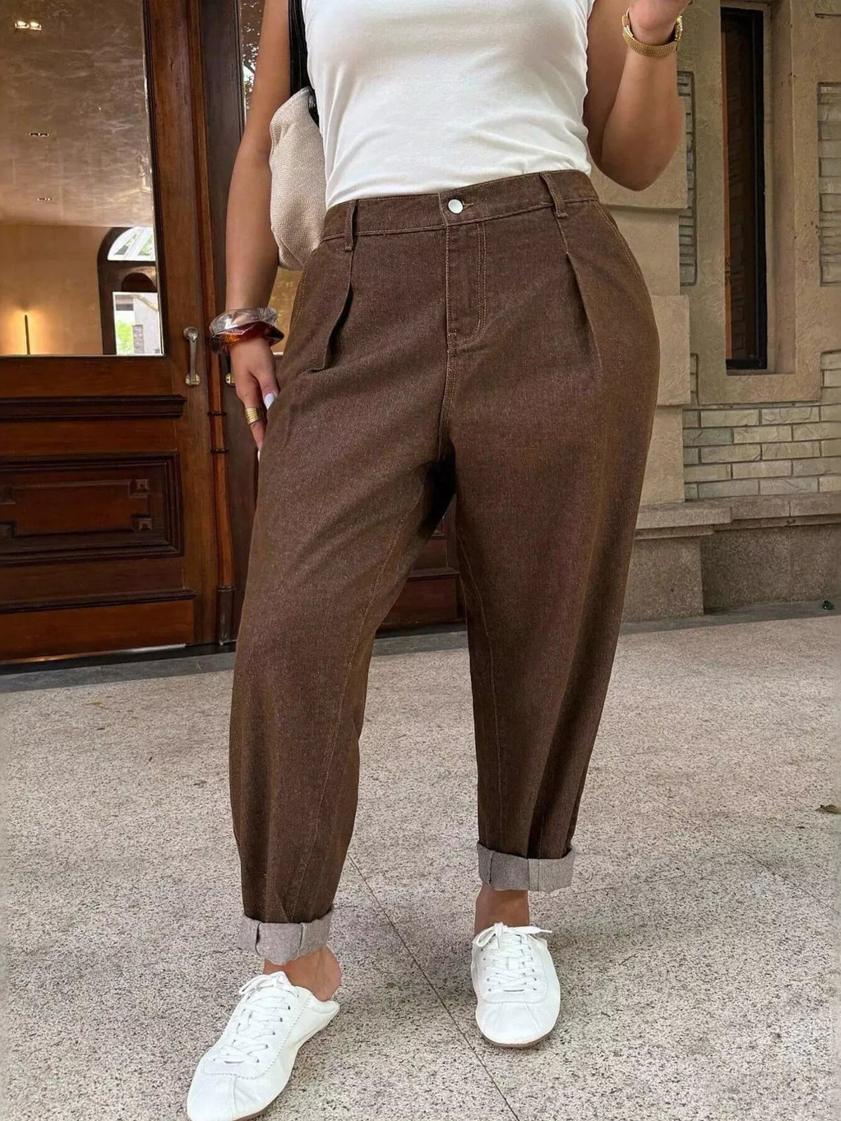 Plus Size Loose Fit Pleated Jeans in Brown