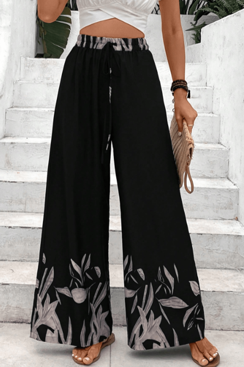 Drawstring High-Waist Relaxed Pants in Black