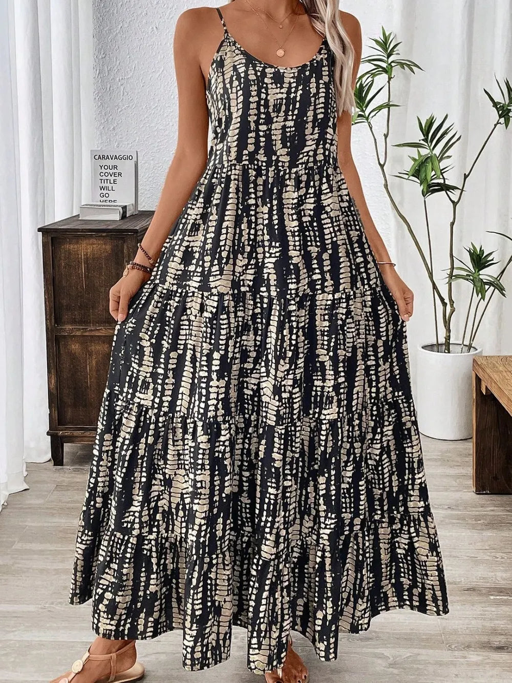 Printed Scoop Neck Cami Maxi Dress in Black