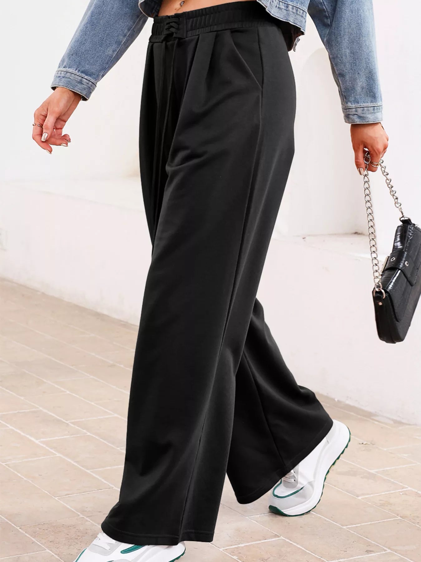 High-Waist Pleated Sweatpants in Black